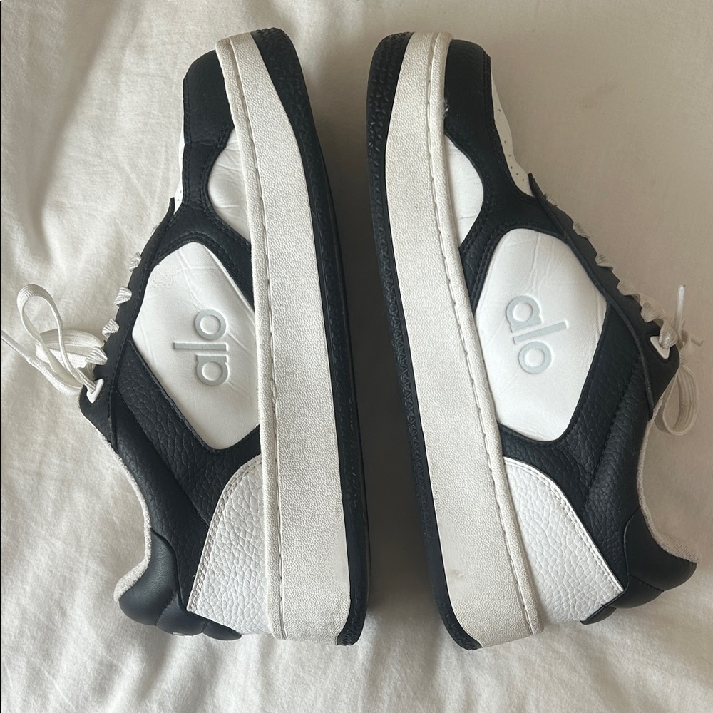 Alo Sneakers